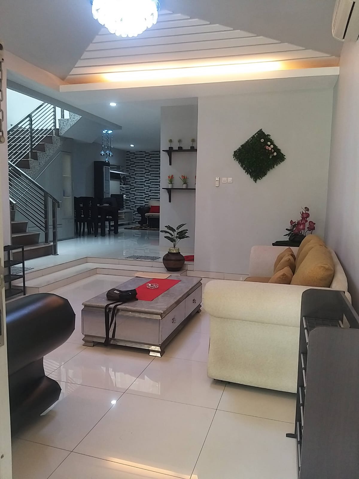 Rumah Disewakan di Cluster Meadow Green Lippo Cikarang